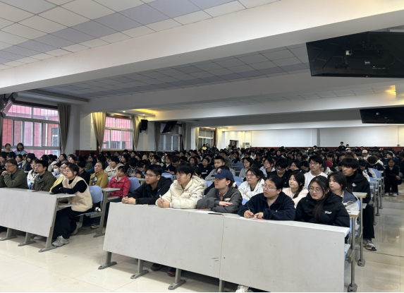 2024级护理专业实习动员大会，为实习生保驾护航